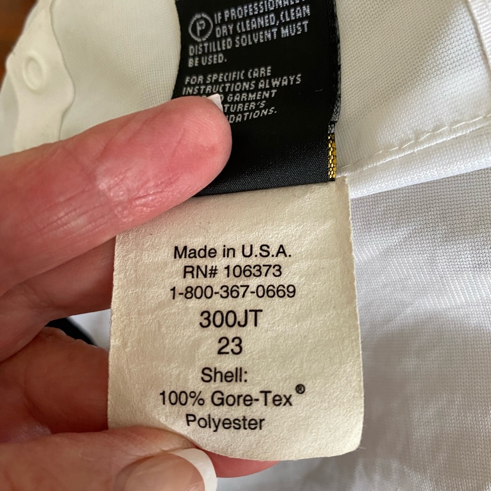 Zero Restrictions black, Goretex all weather golf jacket. Size L. - Picture 5 of 15